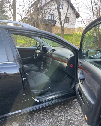 Toyota Avensis cena 5000 przebieg: 430000, rok produkcji 2004 z Karczew małe 121